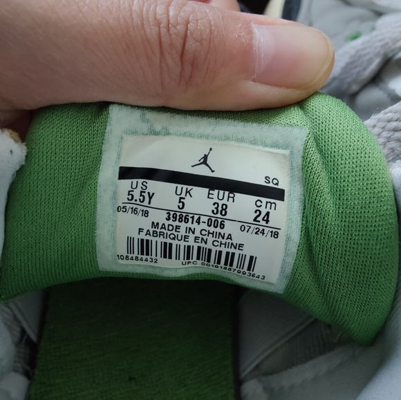 Jordan 3 Retro Chlorophyll - Picture 5 of 5